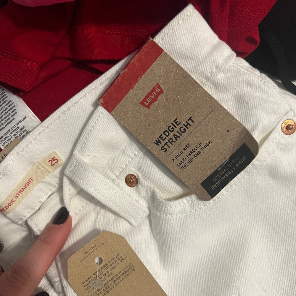 Levi’s Wedgie Straight Fit Women’s Jeans | White | 0 Short W25 L28 - Picture 5 of 7